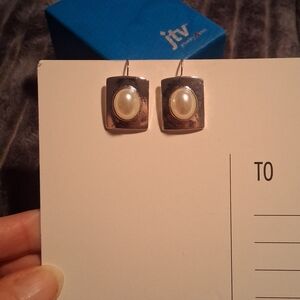 🔥NEW! Modern Style Silver and Pearl Earrings